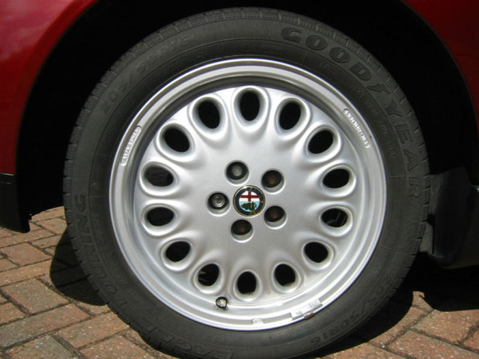 1997 alfa romeo spider 2.0 ts 16 v lusso wheel