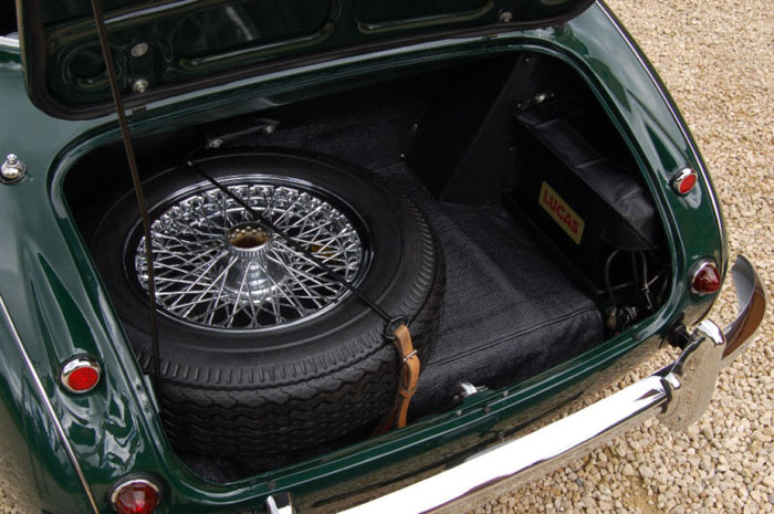 1959 austin healey 3000 bt7 mk1 boot