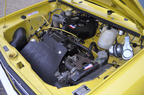 1980 austin morris mini clubman in yellow engine bay