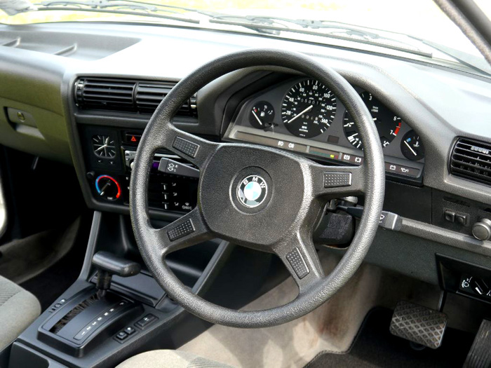 1990 BMW E30 320i Dashboard Steering Wheel