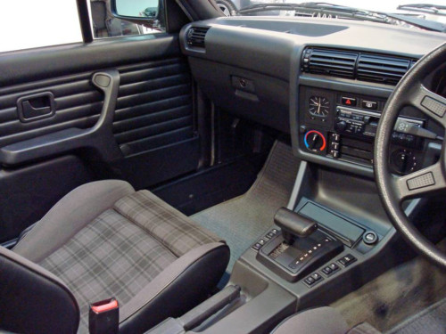 1991 bmw 3 series e30 318i convertible auto interior 2