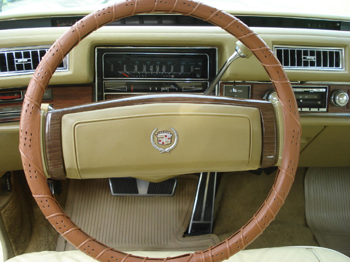 1977 Cadillac Fleetwood Eldorado 7.0 V8 Dashboard Steering Wheel