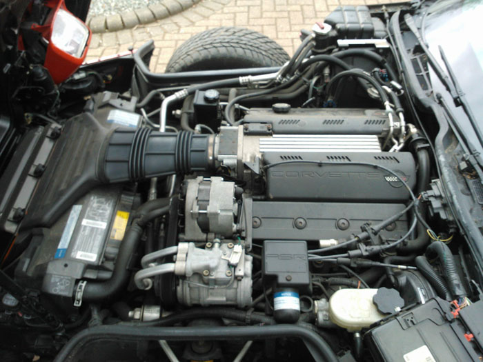 1992 Chevrolet Corvette C4 LT1 Engine Bay