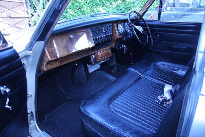 1967 jaguar daimler v250 mkii interior 2