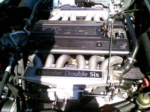 1993 daimler double six auto 6l blue engine bay