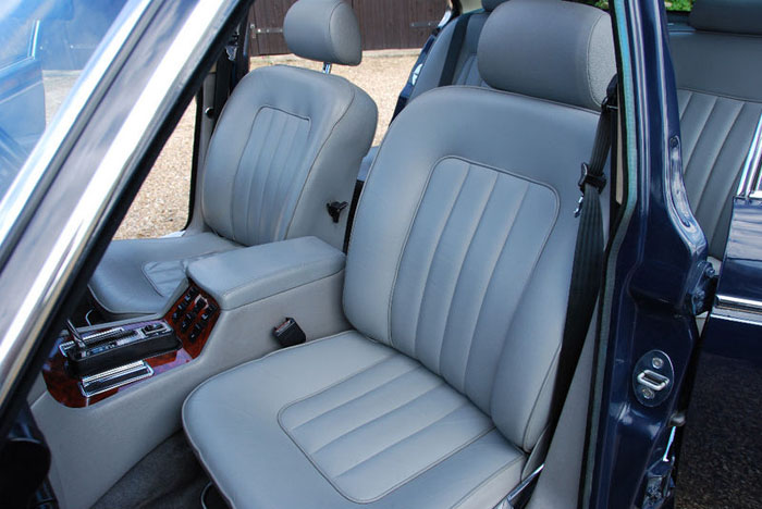 1986 daimler 5.3 v12 double six automatic interior 3