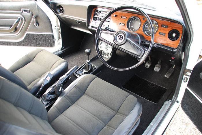 1976 mk ii ford capri 1600 gl interior