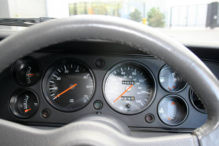 1985 concours ford capri 2.0 laser dashboard