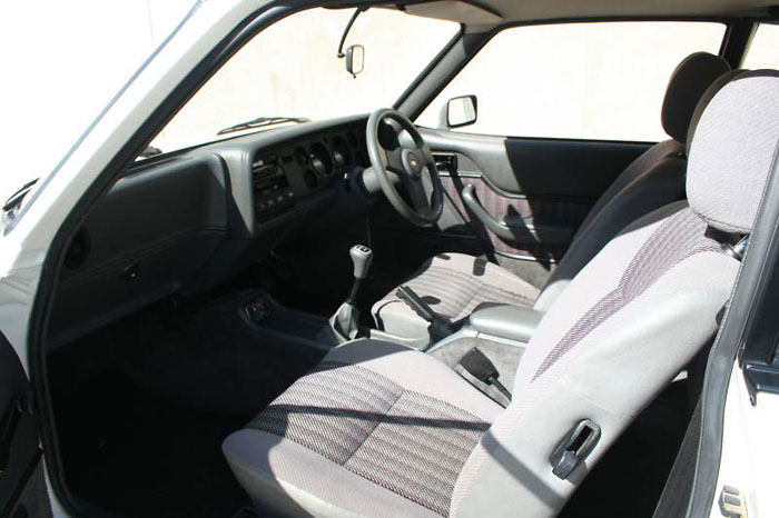 1985 concours ford capri 2.0 laser interior