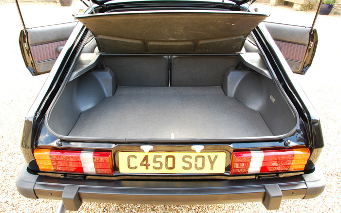 1985 Ford Capri MK3 2.0 Laser Boot