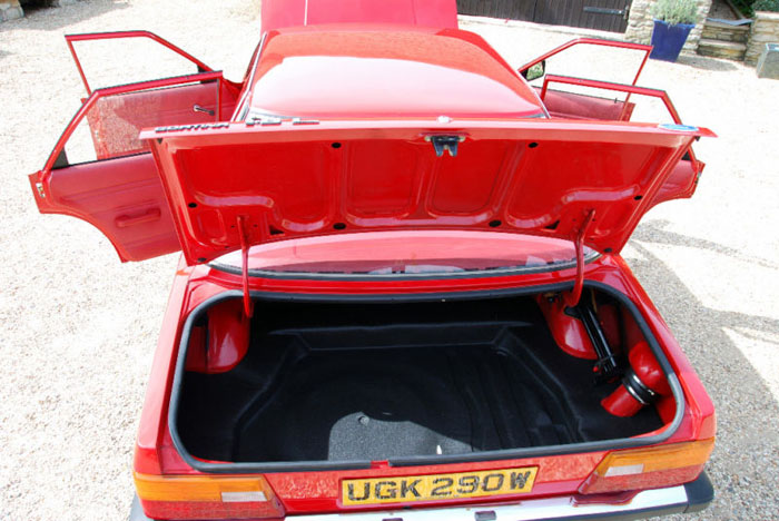 1980 ford cortina mk5 1.6l boot