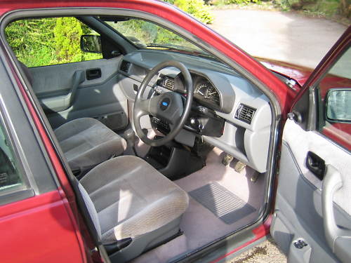 1992 ford fiesta 1.4 ghia interior 1