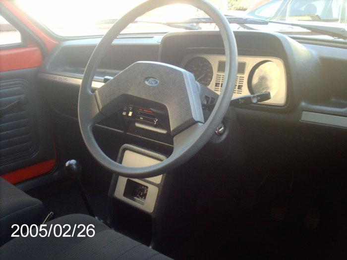 1982 ford fiesta popular plus red 1.1l dashboard