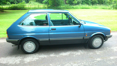 1988 Ford Fiesta MK2 1.1 Ghia Right Side