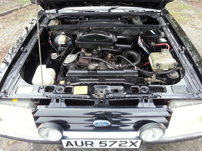 1981 Ford Granada 2.1 DL Engine Bay