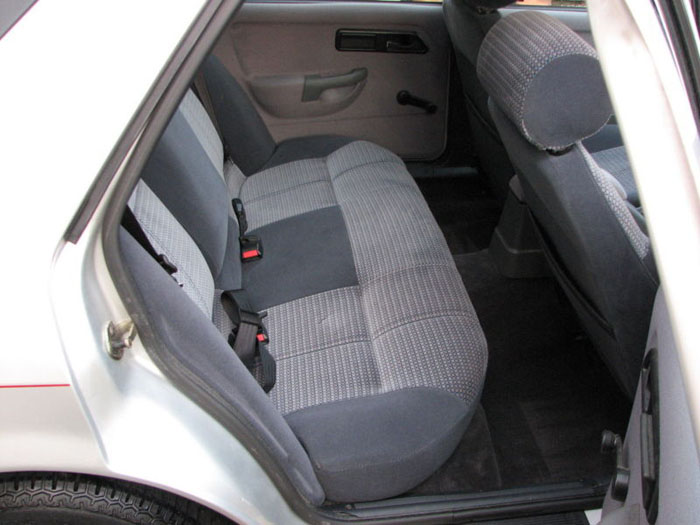 1992 ford sierra sapphire chasseur interior 3
