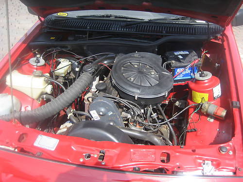 1984 ford sierra gl red engine bay