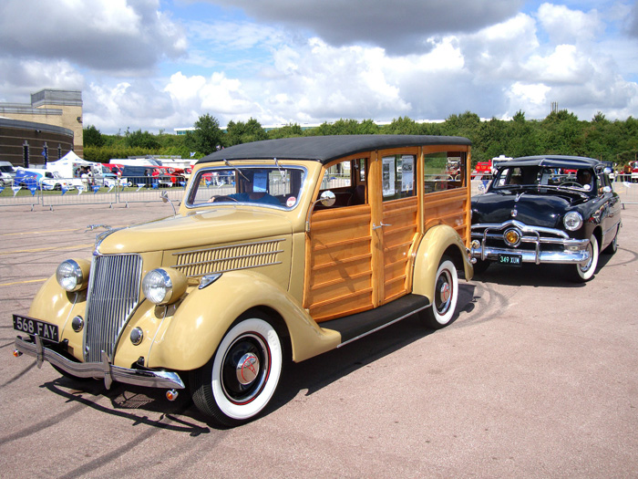 1936 Ford Woodie Station Wagon 2