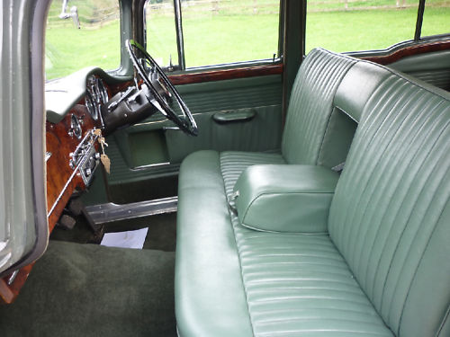 1964 humber hawk saloon interior 2