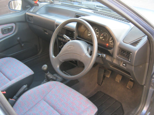 1994 Hyundai Pony 1.3 X2 LS Front Interior 2
