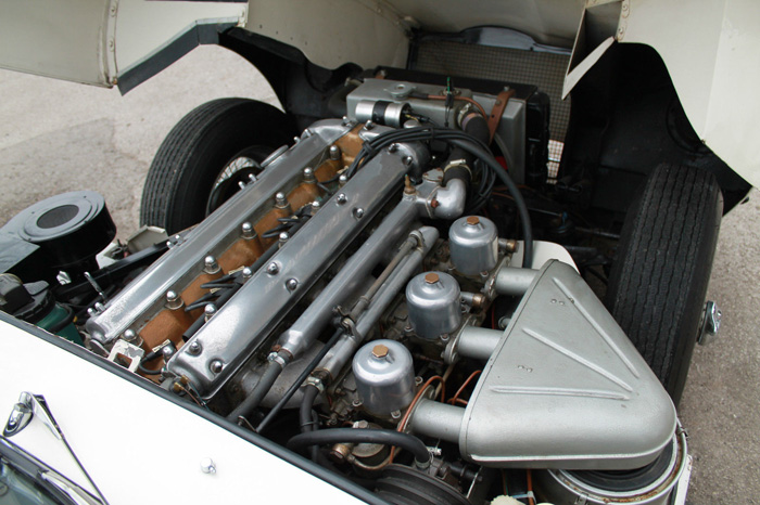1963 Jaguar E-Type S1 FHC Engine Bay