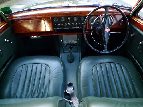 1961 jaguar mk ii 3.8 litre manual interior 2