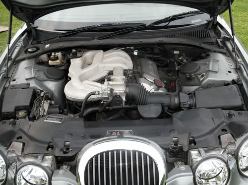 2001 Jaguar S-Type V6 SE Engine Bay