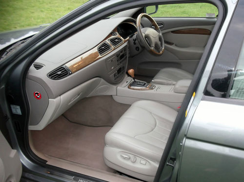 2001 Jaguar S-Type V6 SE Front Interior 2