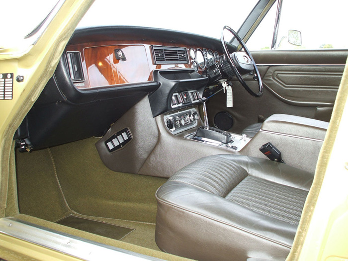 1973 Jaguar XJ6 Series II 4.2 SWB Front Interior