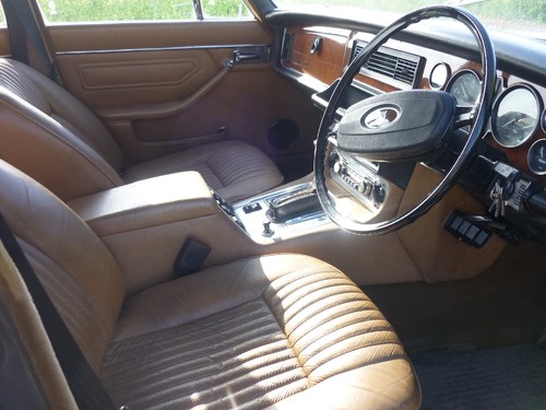 1973 Jaguar XJ6 Series II 4.2 Interior