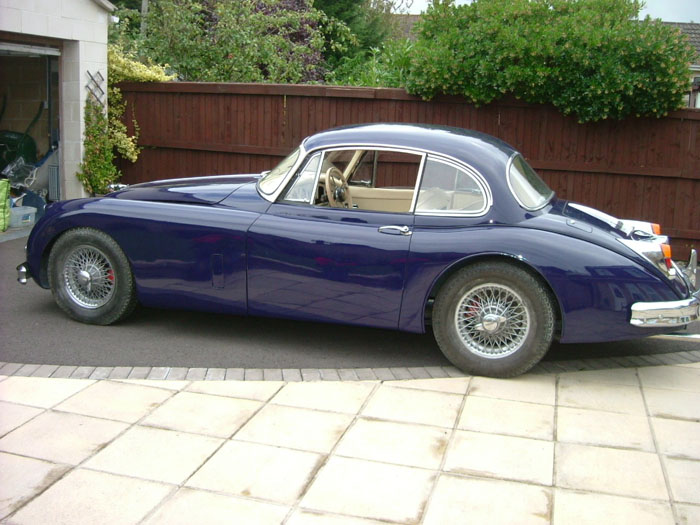 1959 Jaguar XK 150 FHC Side