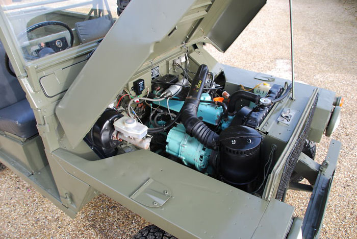 1984 land rover lightweight ffr engine bay