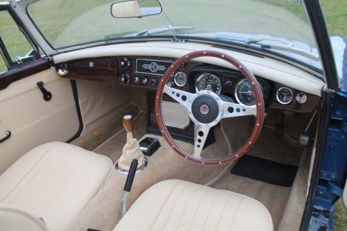 1970 MGB Roadster Interior Dashboard