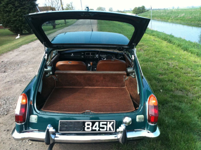 1972 mgb gt green boot