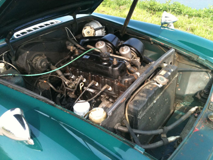 1972 mgb gt green engine bay