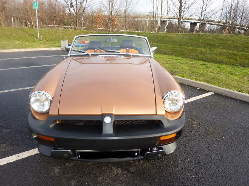 1981 mgb le roadster front
