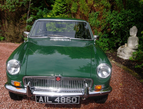 1969 MGB GT Front