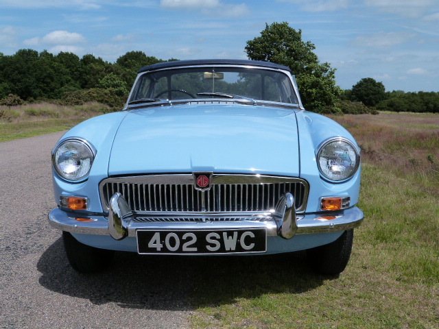 1963 MGB Roadster Front