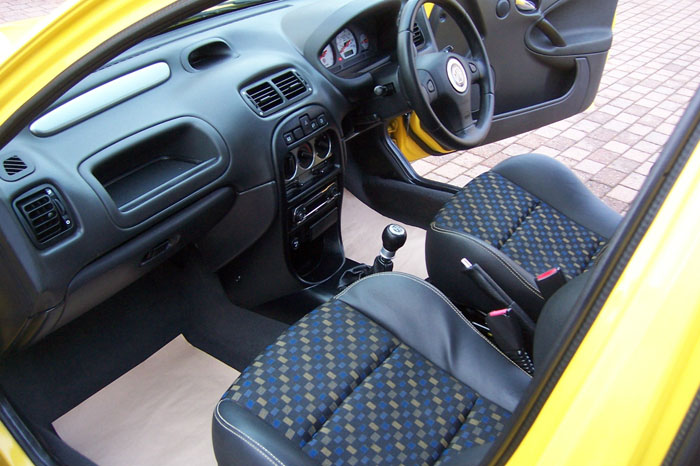 2002 MG ZR 105 Front Interior