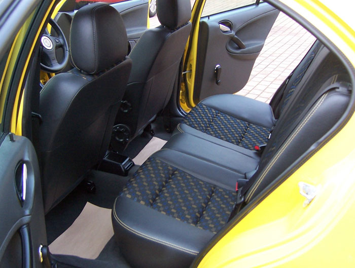 2002 MG ZR 105 Rear Interior
