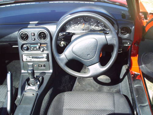 1998 mk1 mazda mx5 1800i dashboard