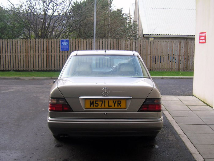 1994 mercedes benz e320 back