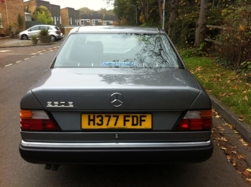 1990 mercedes 260e auto pearl grey metallic w124 back