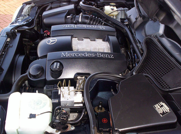 2000 mercedes e240 elegance auto black engine bay