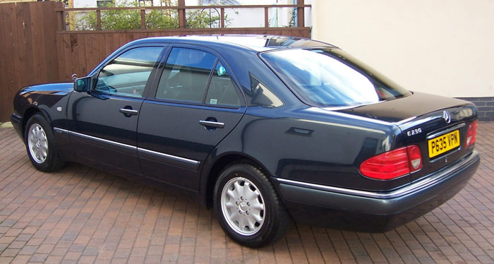1996 Mercedes E230 Elegance Saloon 4
