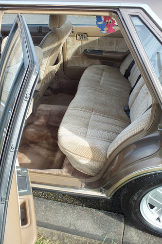 1985 Nissan Laurel C31 2.4 Rear Interior