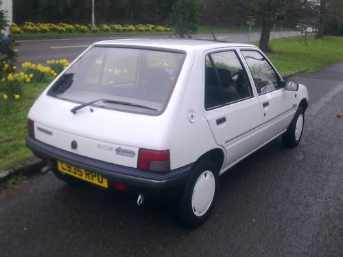 1993 l peugeot 205 diesel 1.8 style 5 door 4