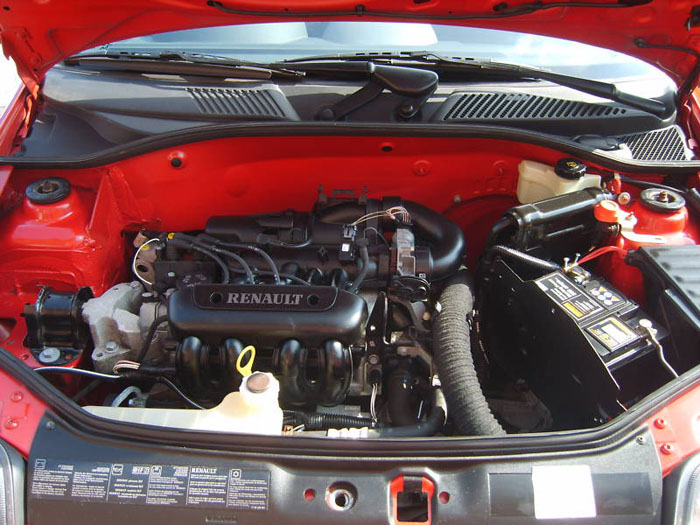 2000 renault clio 1.2 engine bay