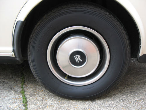 1982 rolls-royce silver spur wheel