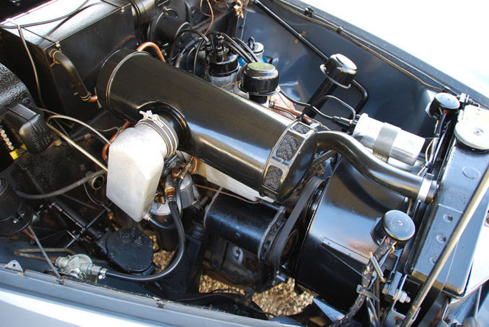 1959 rover p4 engine bay